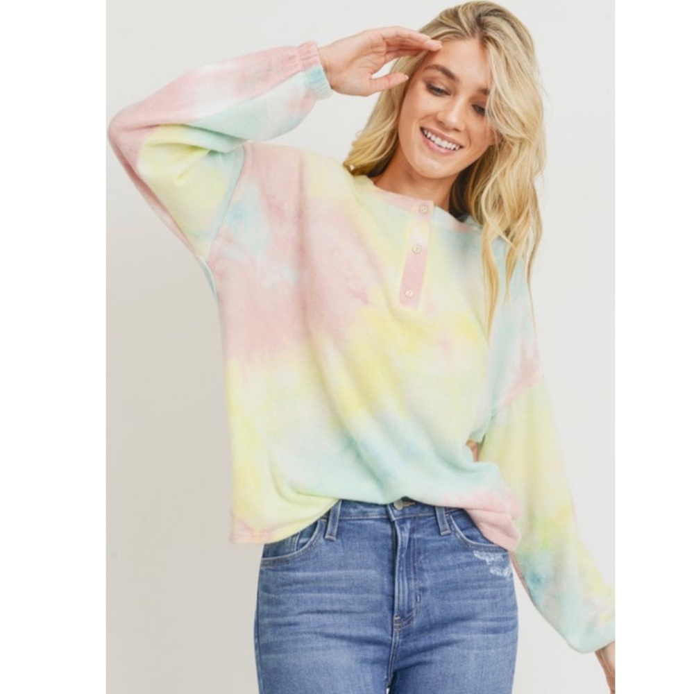 - NEW! Tie Dye Brushed Knit Top! - Picture 4 of 9